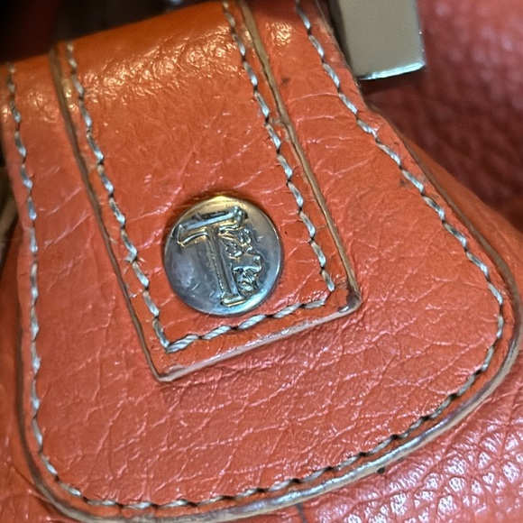 Tod's Shoulder Bag - Picture 15 of 16